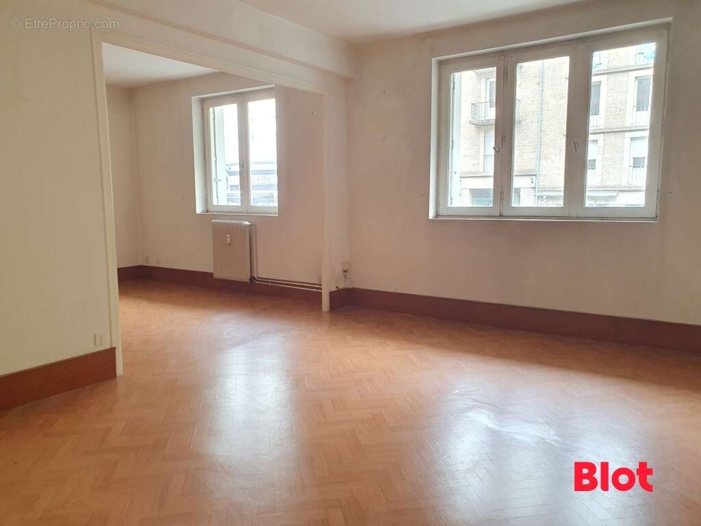 Appartement à FOUGERES