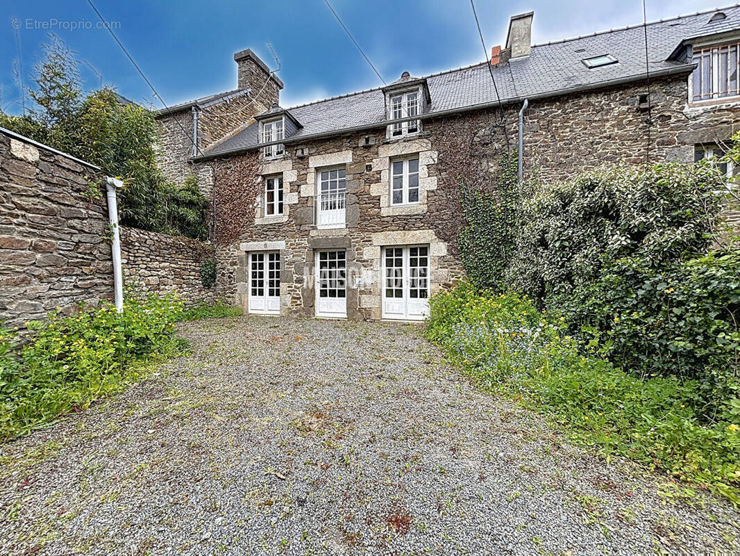 Maison à PLOUER-SUR-RANCE