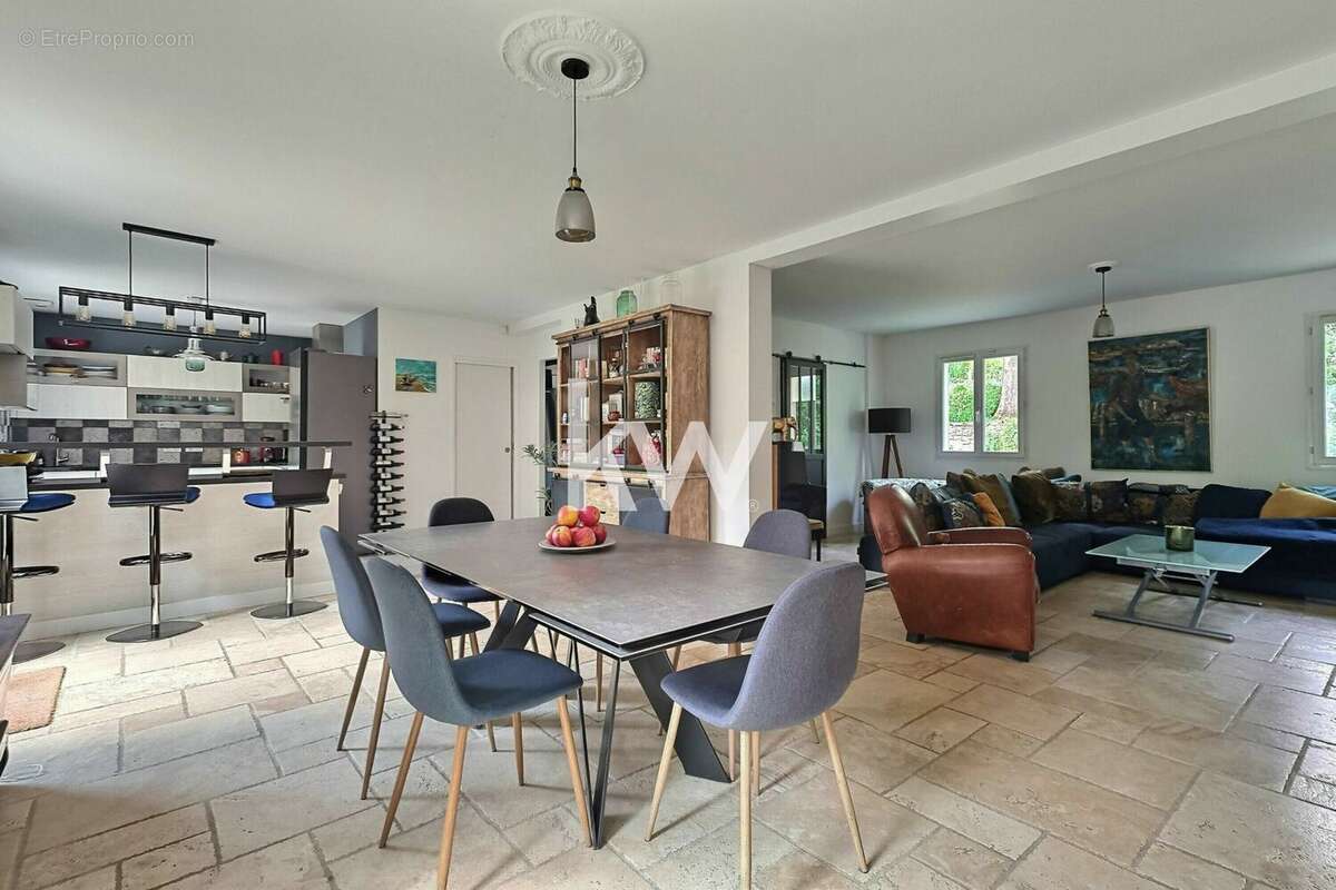 Maison à SOISY-SUR-SEINE