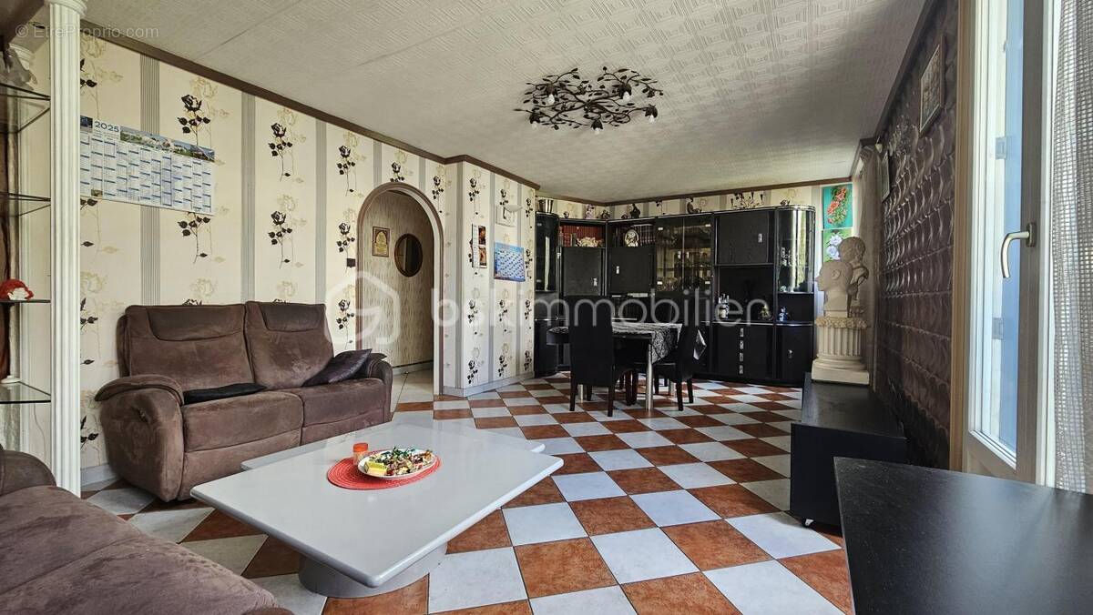 Appartement à FONTAINE