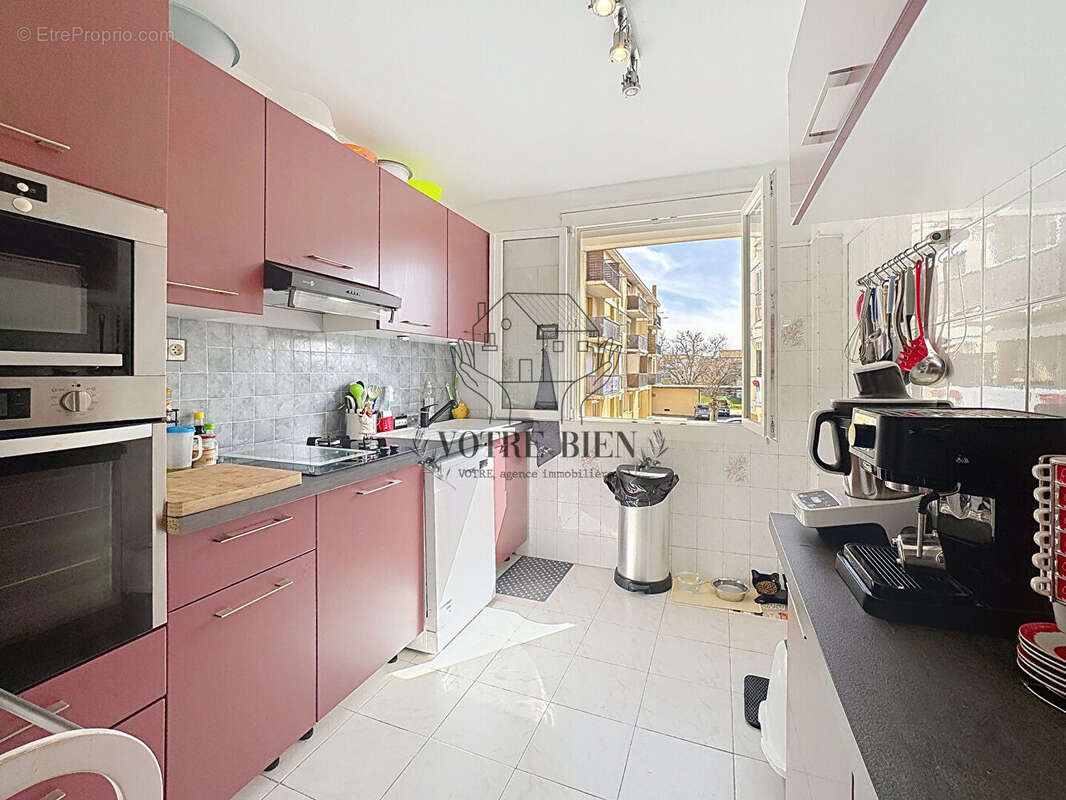 Appartement à VINON-SUR-VERDON