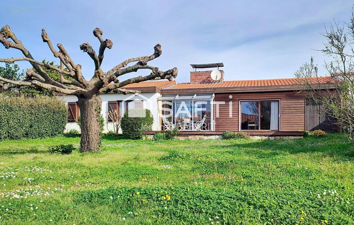 Photo 1 - Maison à BREM-SUR-MER