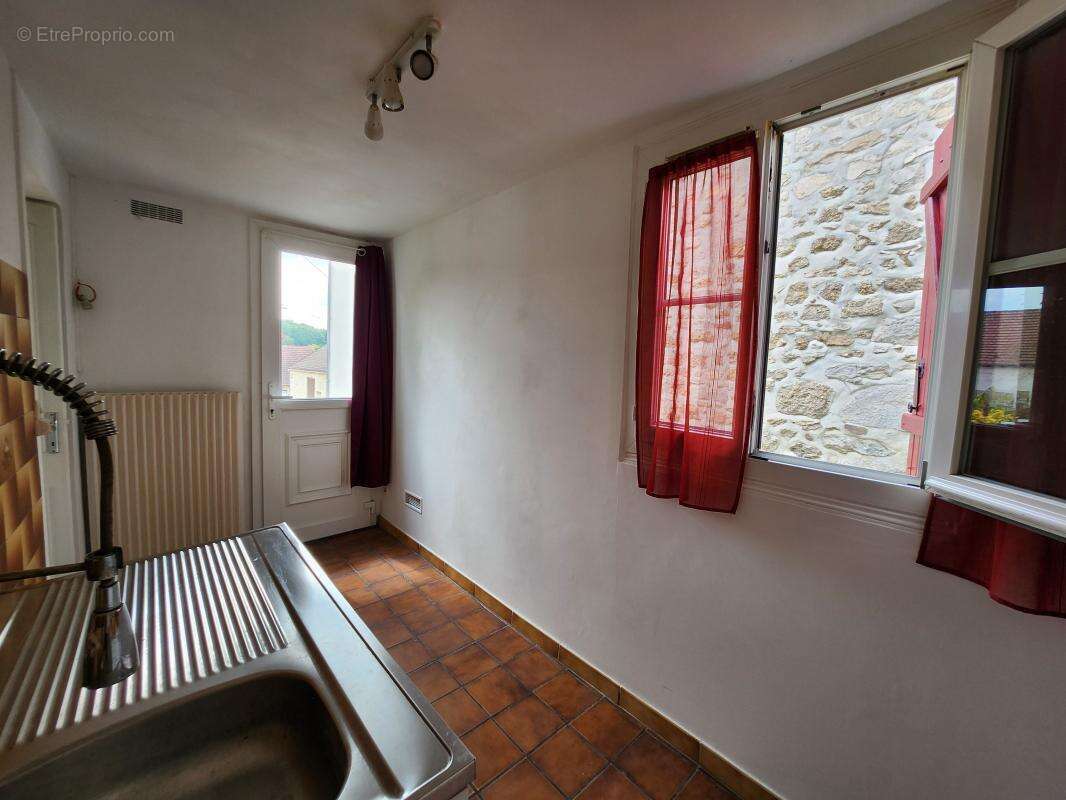 Maison à BREUX-JOUY