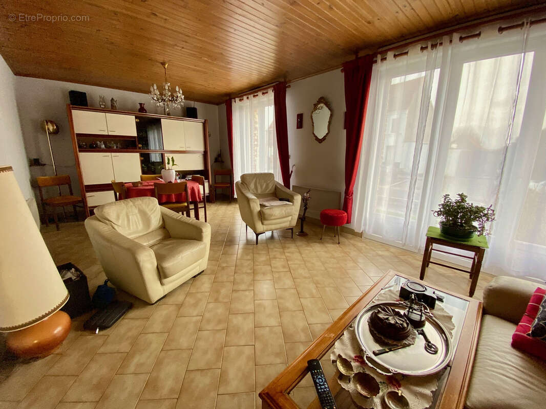 Maison à BOURGHELLES