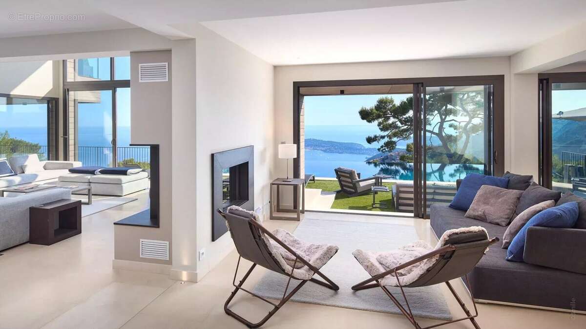 Maison à EZE