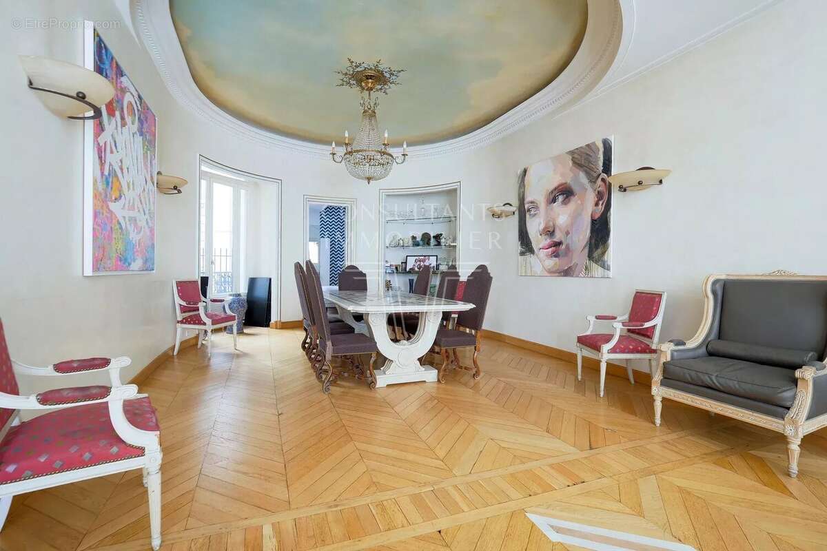 Appartement à PARIS-16E