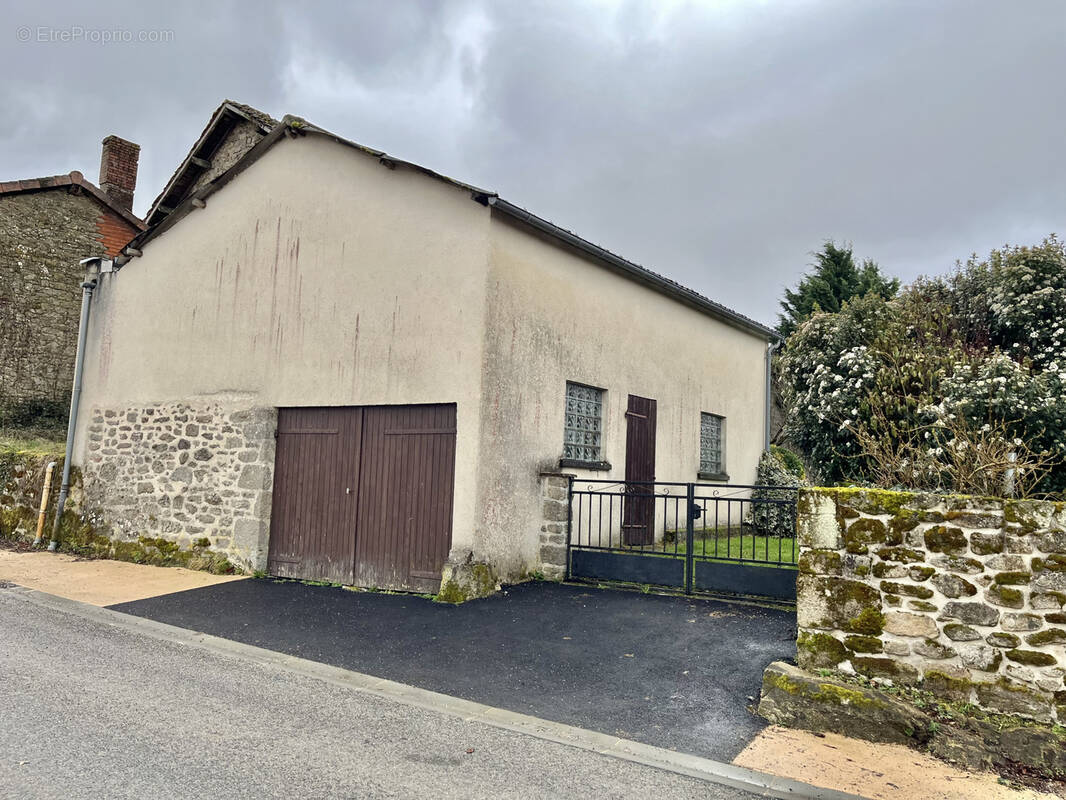 Terrain à SAINT-GENCE