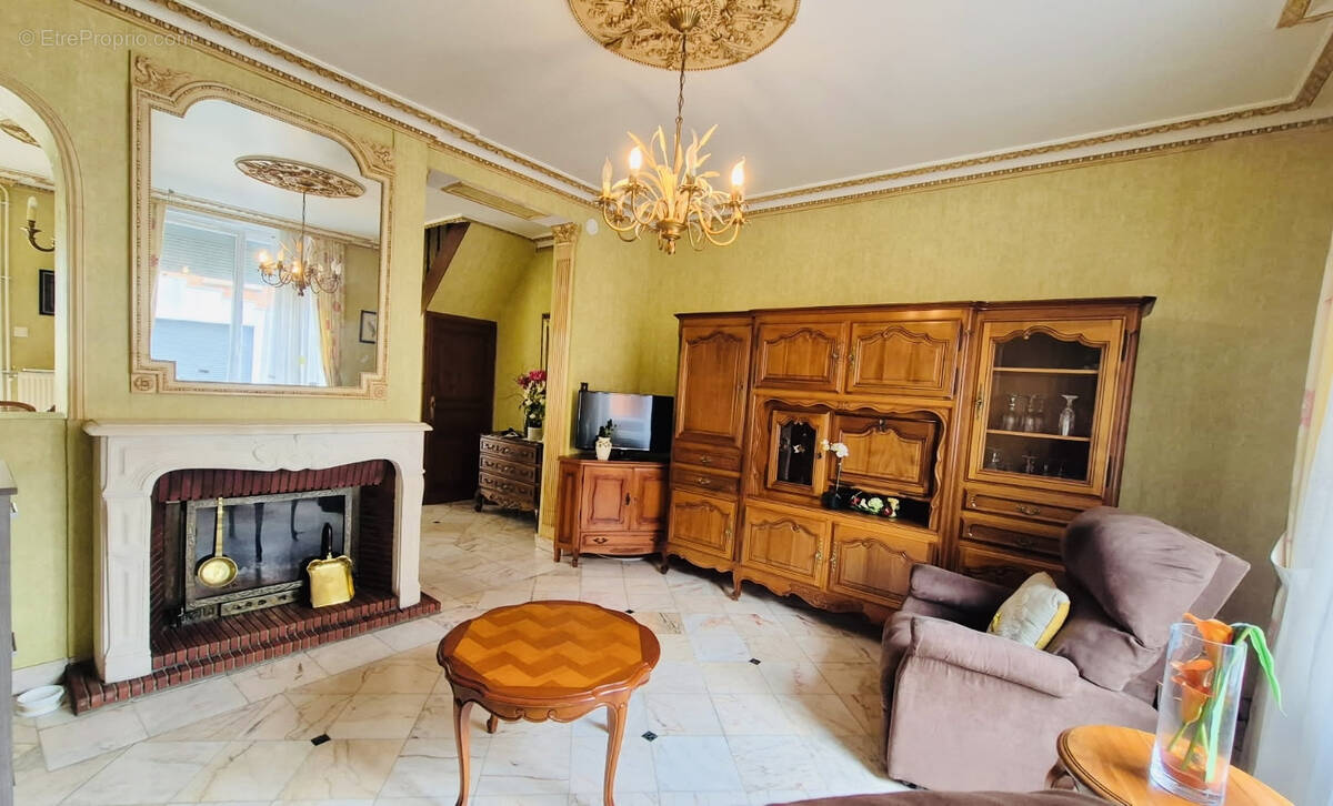 Maison à ALLOUAGNE