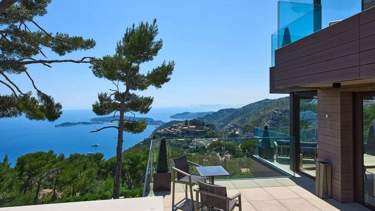 Maison à EZE