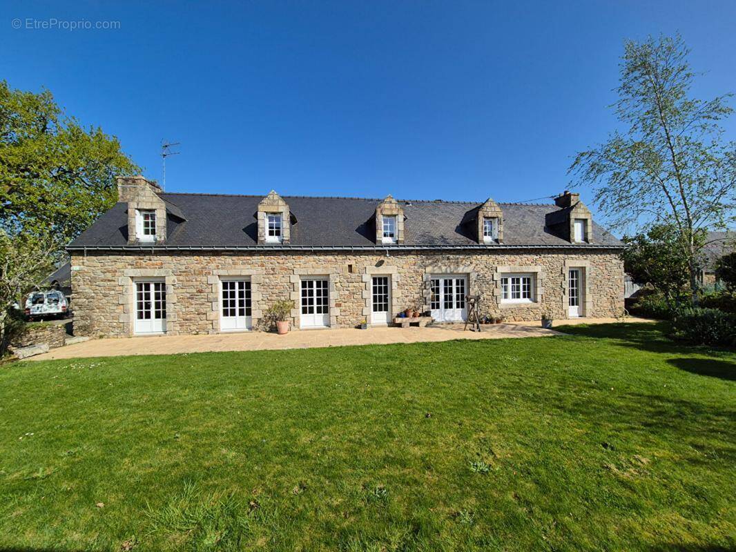 Maison à CLEGUER