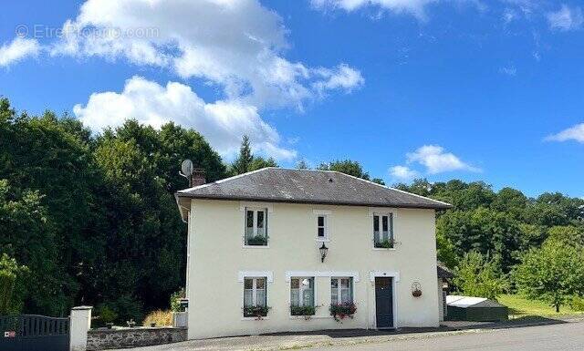 Maison à CHAMPAGNAC-LA-RIVIERE