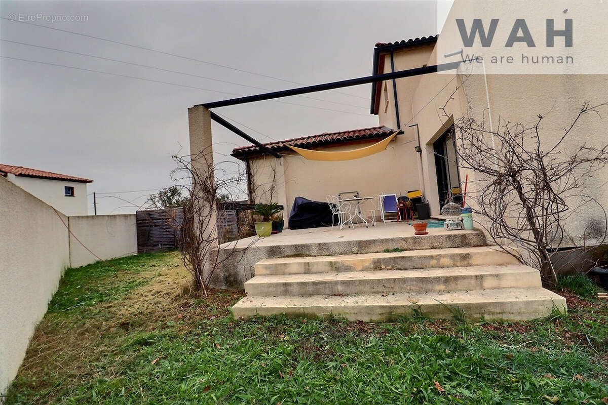 Maison à COURNONSEC