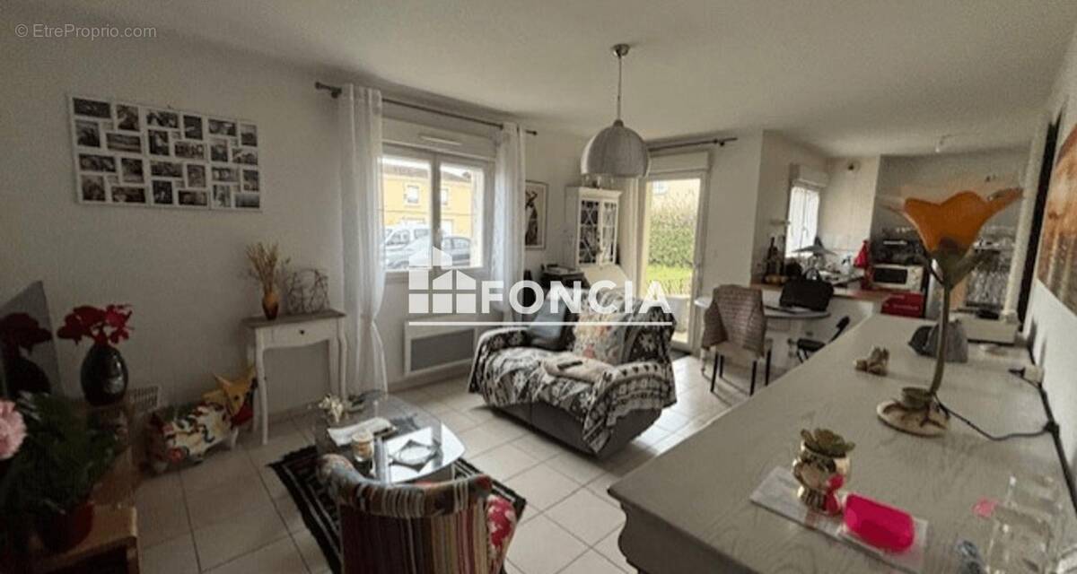 Appartement à TOULENNE