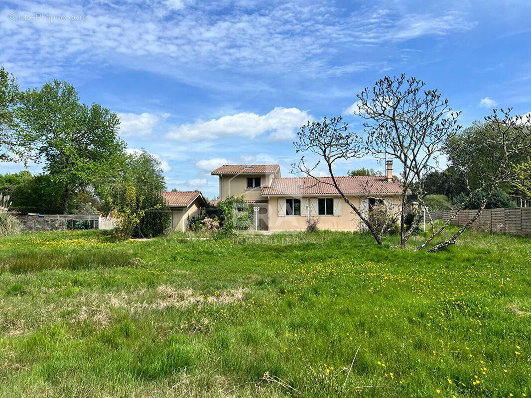 Maison à SALLES