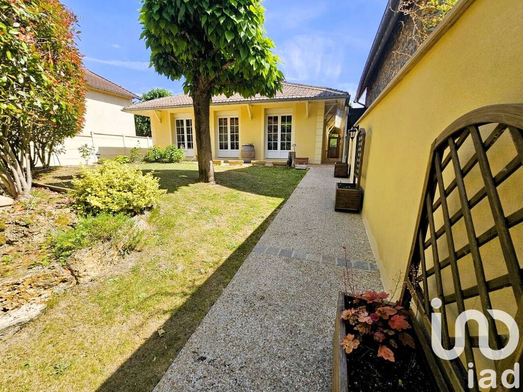 Photo 1 - Maison à ARPAJON
