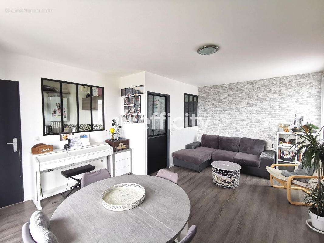 Appartement à LOUVRES