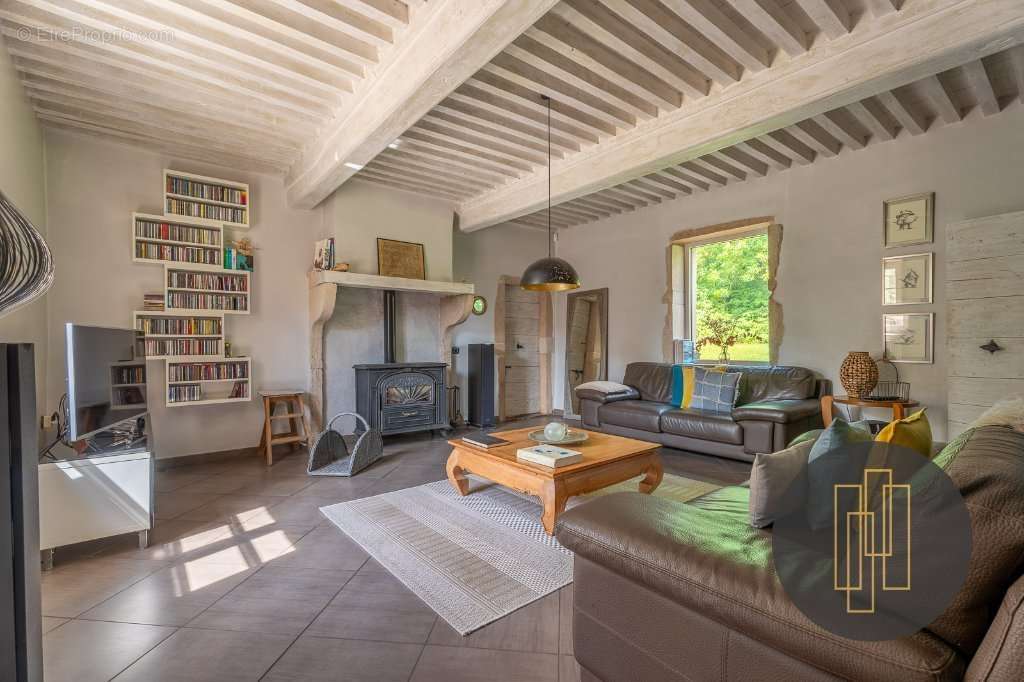 Maison à MESSIMY-SUR-SAONE