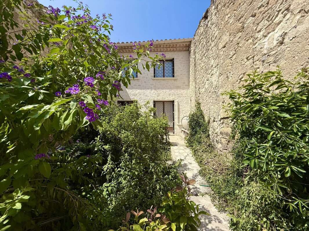 Maison à ROQUEFORT-DES-CORBIERES