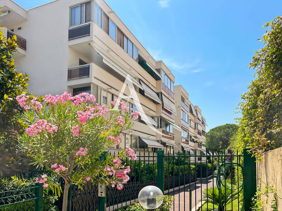 Appartement à LE CANNET