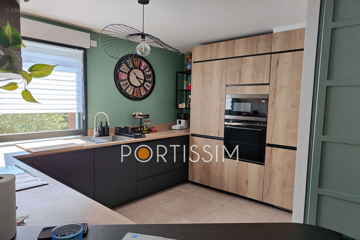 Appartement à VALLAURIS