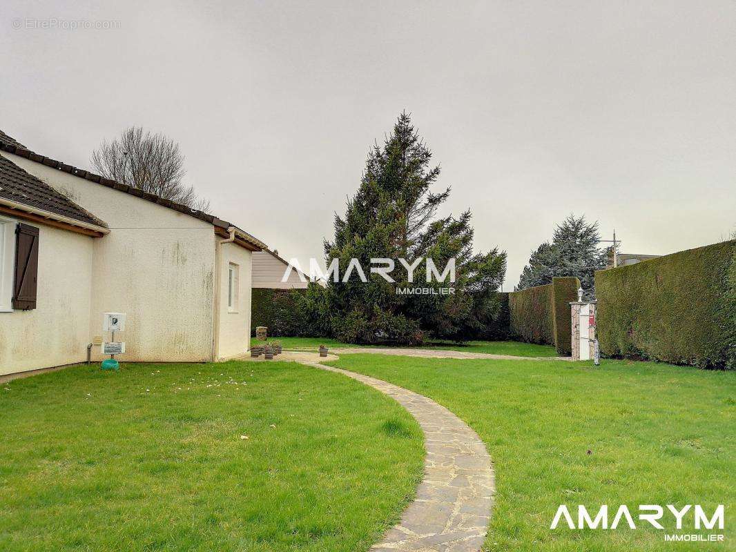 Maison à SAINT-MARTIN-EN-CAMPAGNE