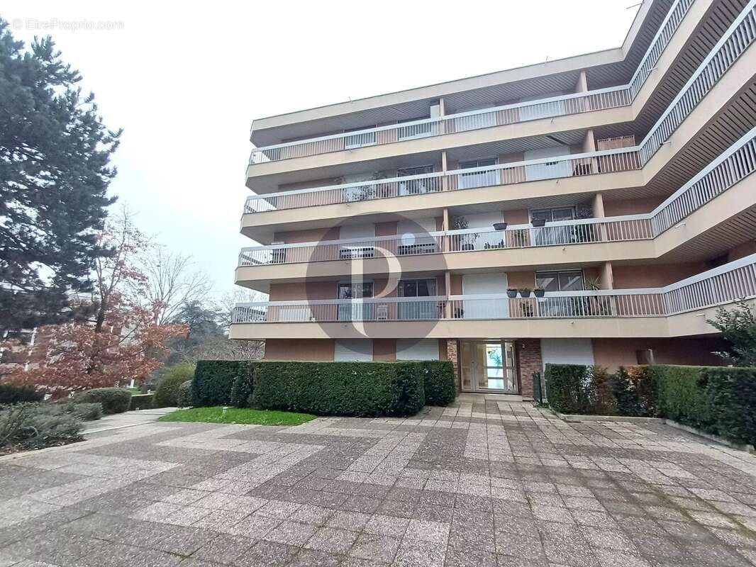 Appartement à VERRIERES-LE-BUISSON