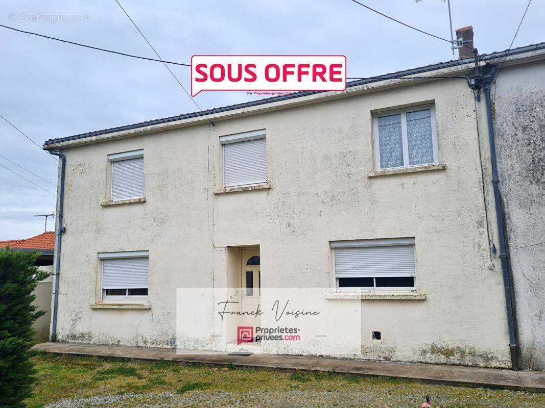 Maison à LES HERBIERS