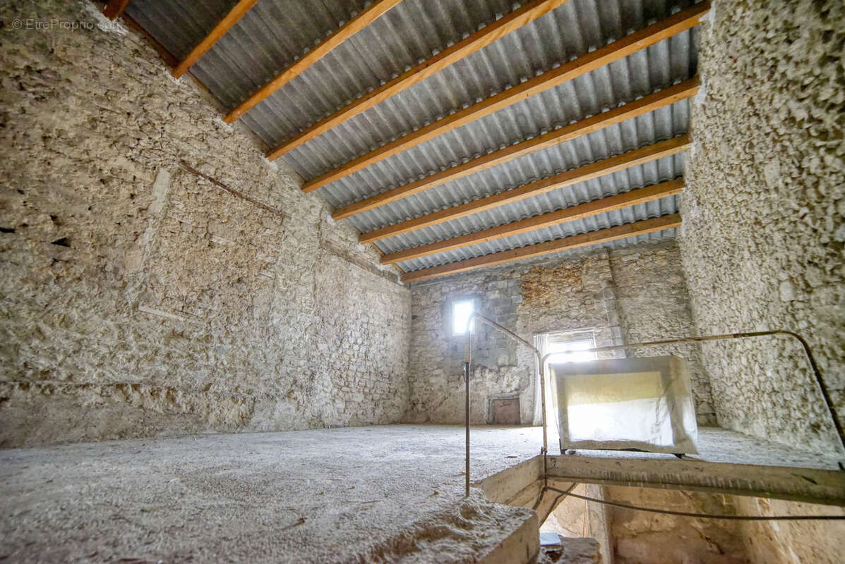 Maison à CUCURON