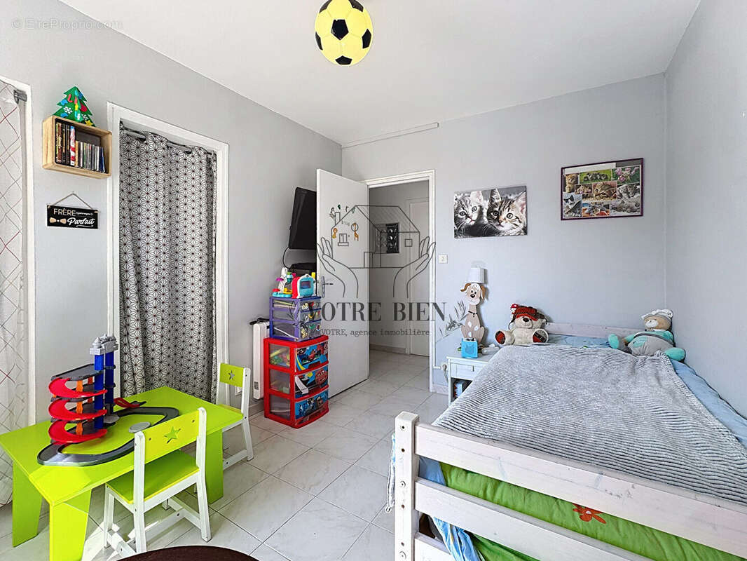 Appartement à VINON-SUR-VERDON