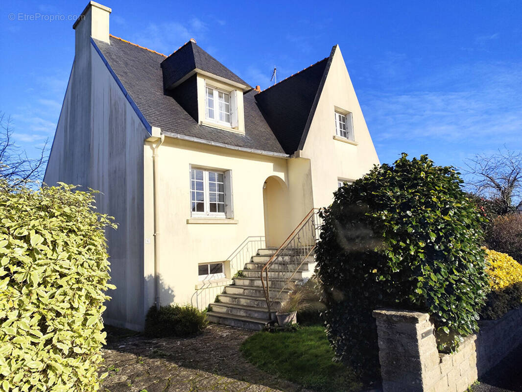 Maison à COMBRIT