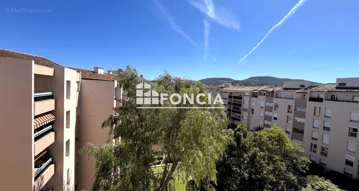 Appartement à HYERES