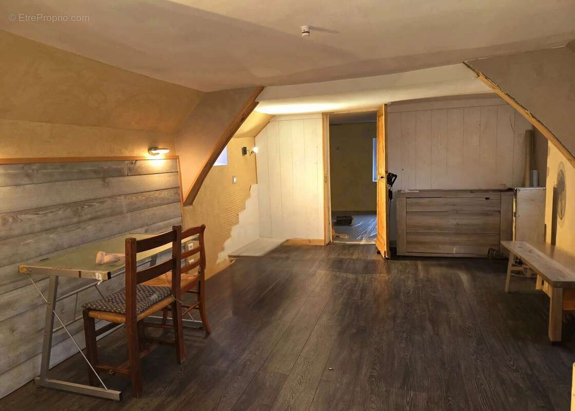Maison à BEAUMETZ-LES-LOGES