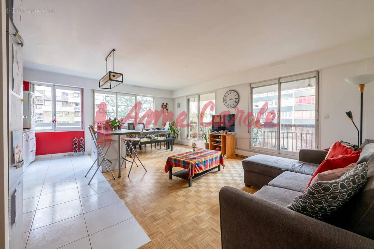 Appartement à PARIS-19E