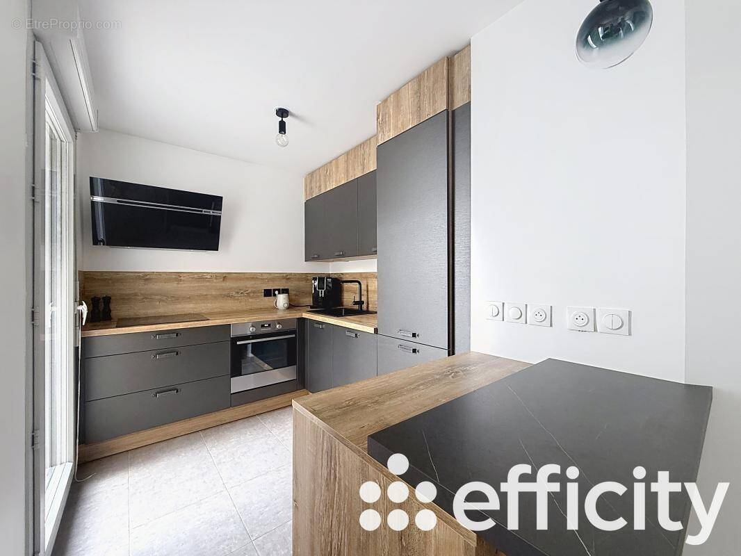 Appartement à PIERRE-BENITE