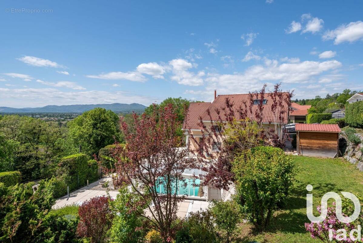 Photo 1 - Maison à LA BUISSE