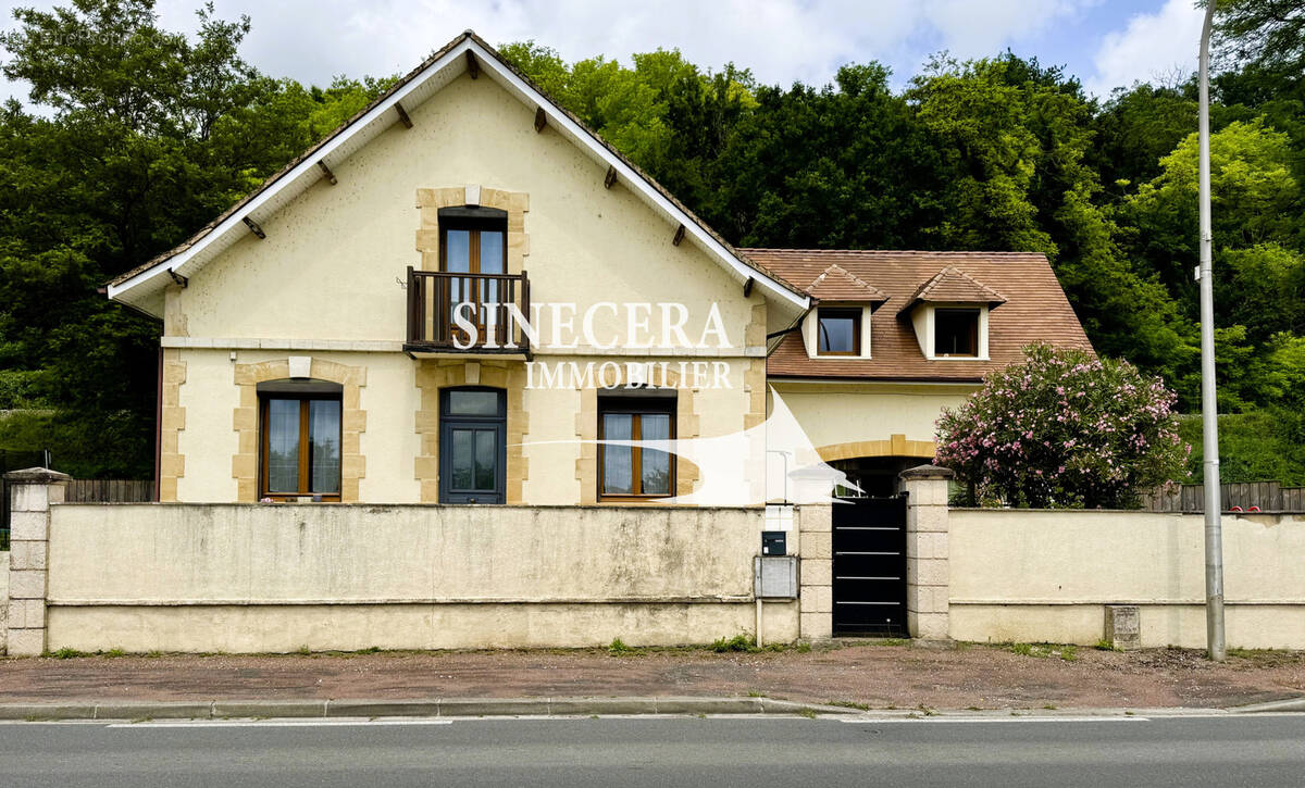 Maison à CREYSSE