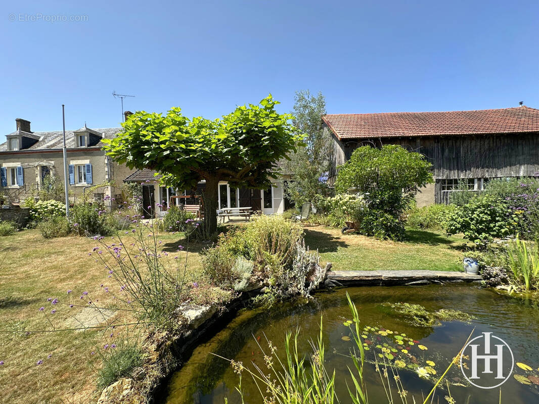 Maison à FEUSINES