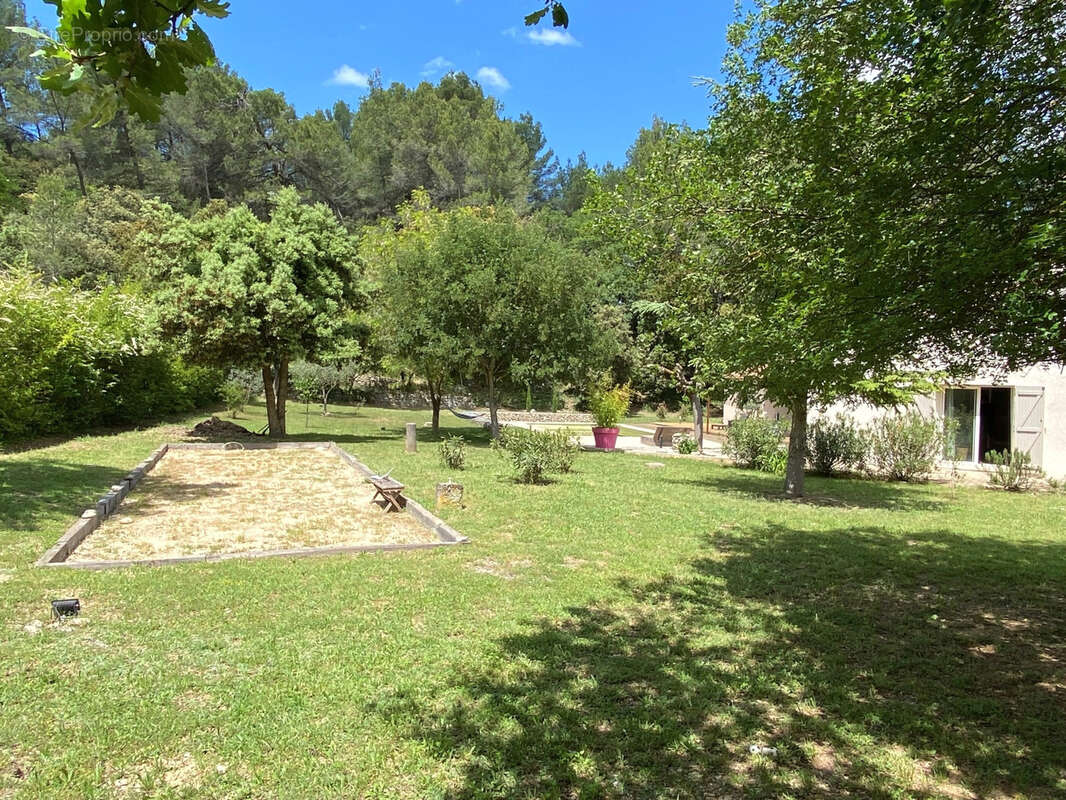 Maison à PEYROLLES-EN-PROVENCE