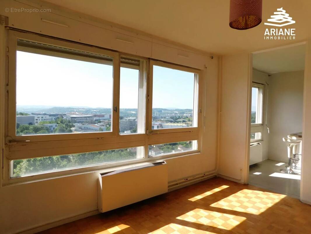 Appartement à OULLINS