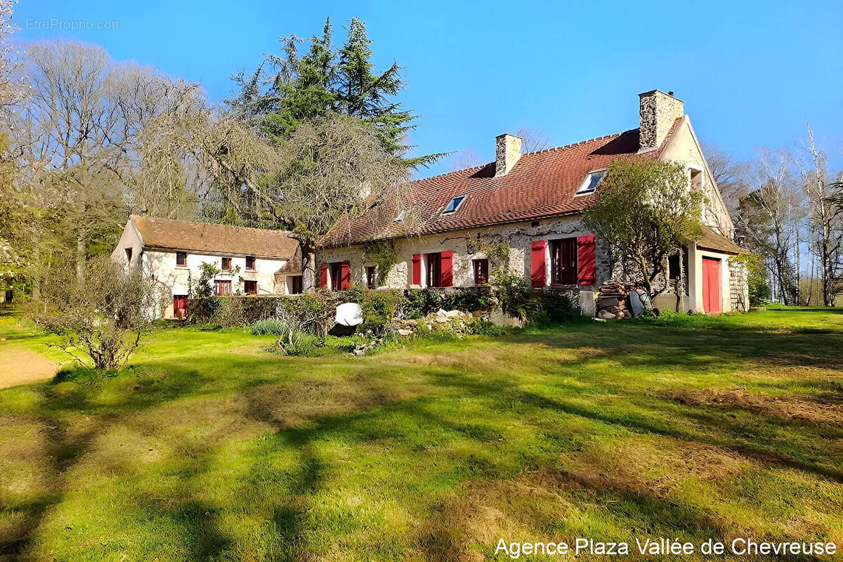 Maison à DAMPIERRE-EN-YVELINES