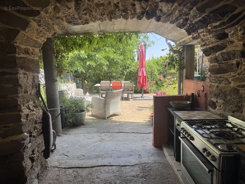 Maison à LA SALVETAT-PEYRALES