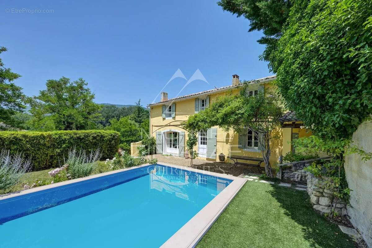 Maison à LA TOUR-D&#039;AIGUES