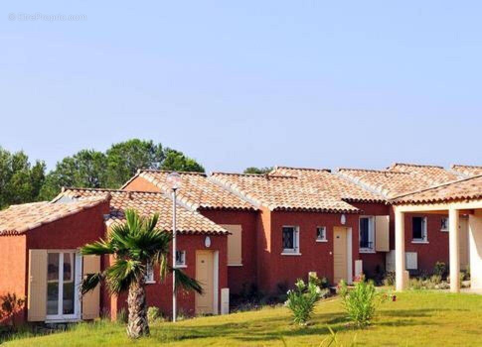 Appartement à ROQUEBRUNE-SUR-ARGENS