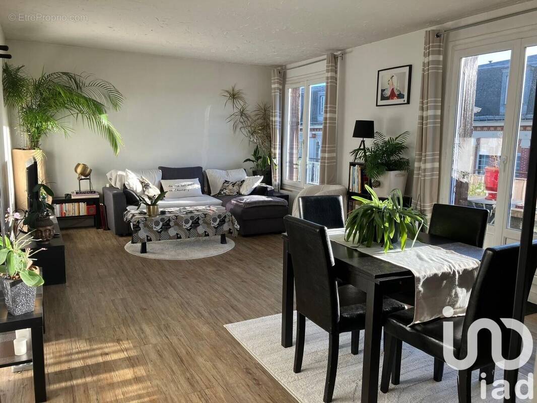 Photo 1 - Appartement à VILLEMOMBLE