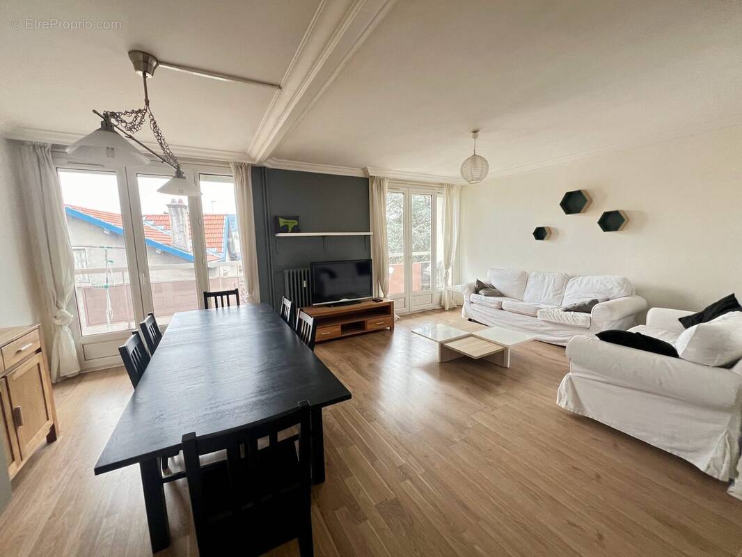 Appartement à SAINT-ETIENNE