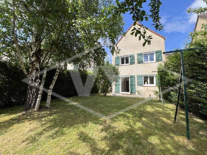 Maison à MOISSY-CRAMAYEL