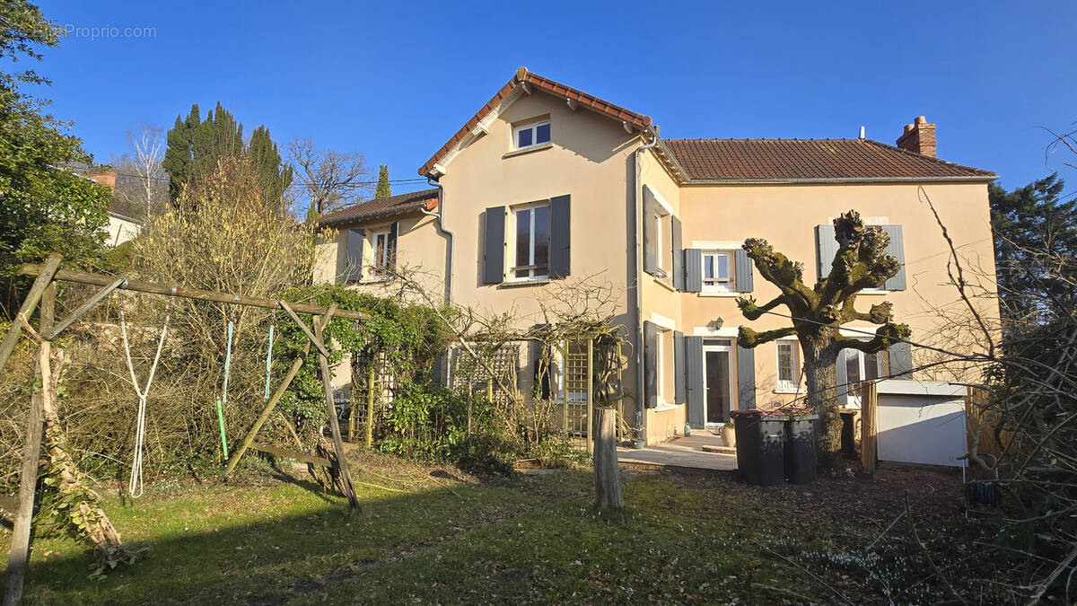 Maison à LIMOURS
