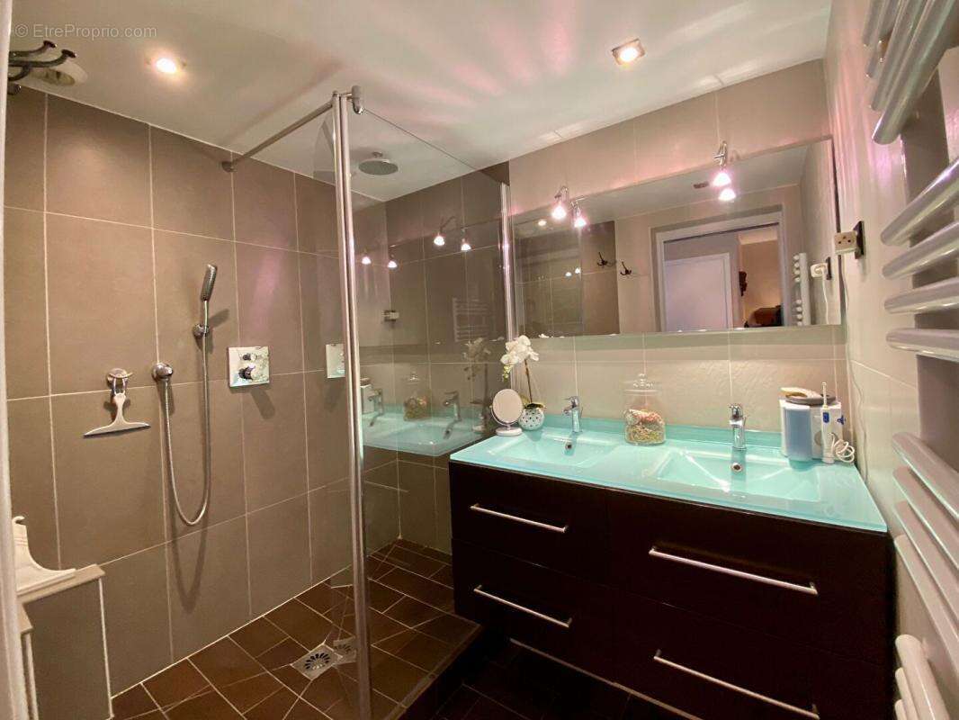 Appartement à MANDELIEU-LA-NAPOULE