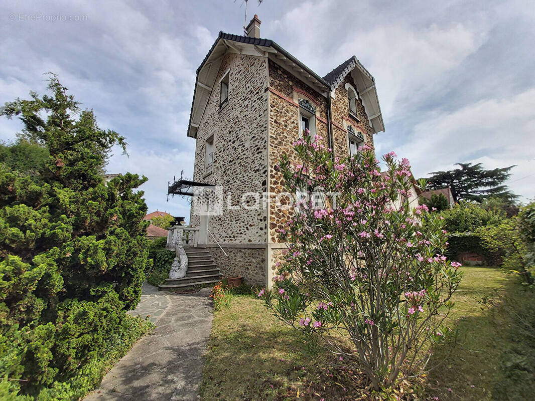Maison à VILLEMOMBLE