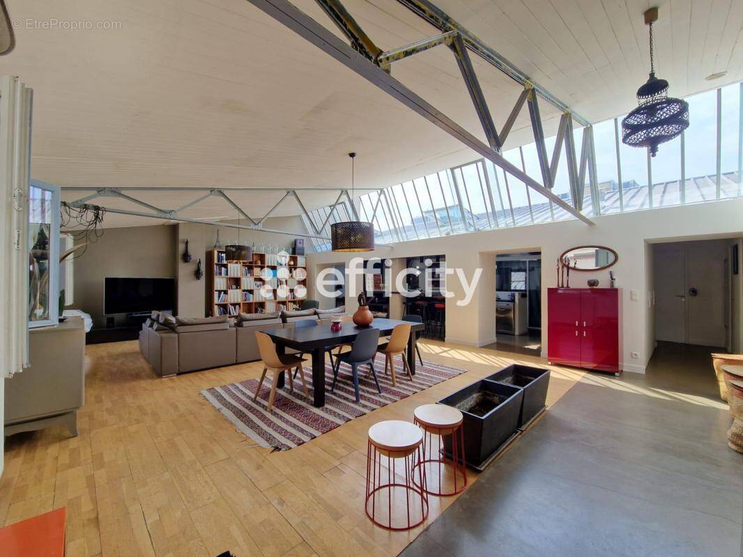 Appartement à GENNEVILLIERS